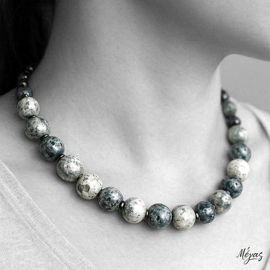 Κολιέ ημιπολύτιμων λίθων φυσικού Αχάτη κρακελέ και Αιματίτη / Κωδικός Προϊόντος: Ζ109