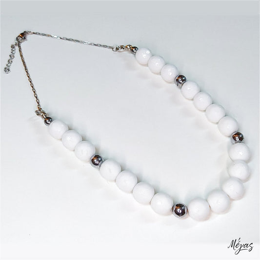 Κολιέ ημιπολύτιμων λίθων φυσικού Λευκού Ίασπη και Αιματίτη / Κωδικός Προϊόντος: Ζ110