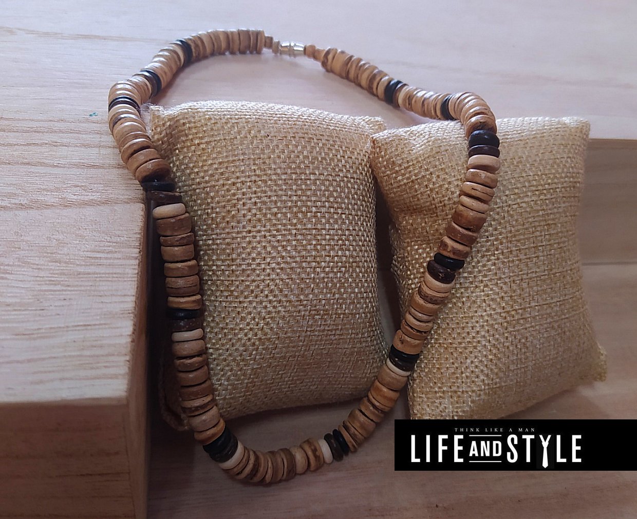 Ξύλινο χειροποίητο ανδρικό κολιέ / Κωδικός Προϊόντος: BR213