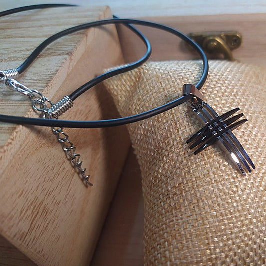 Κρεμαστός Σταυρός φυλακτό από Ανοξείδωτο Ατσάλι / Κωδικός Προϊόντος: BR221