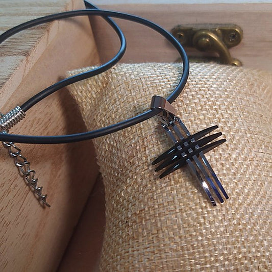 Κρεμαστός Σταυρός φυλακτό από Ανοξείδωτο Ατσάλι / Κωδικός Προϊόντος: BR221